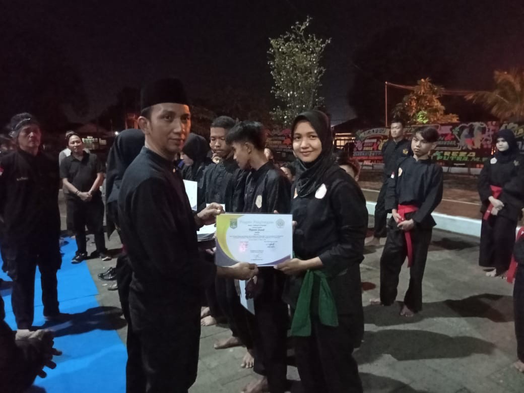 $rows[judul]