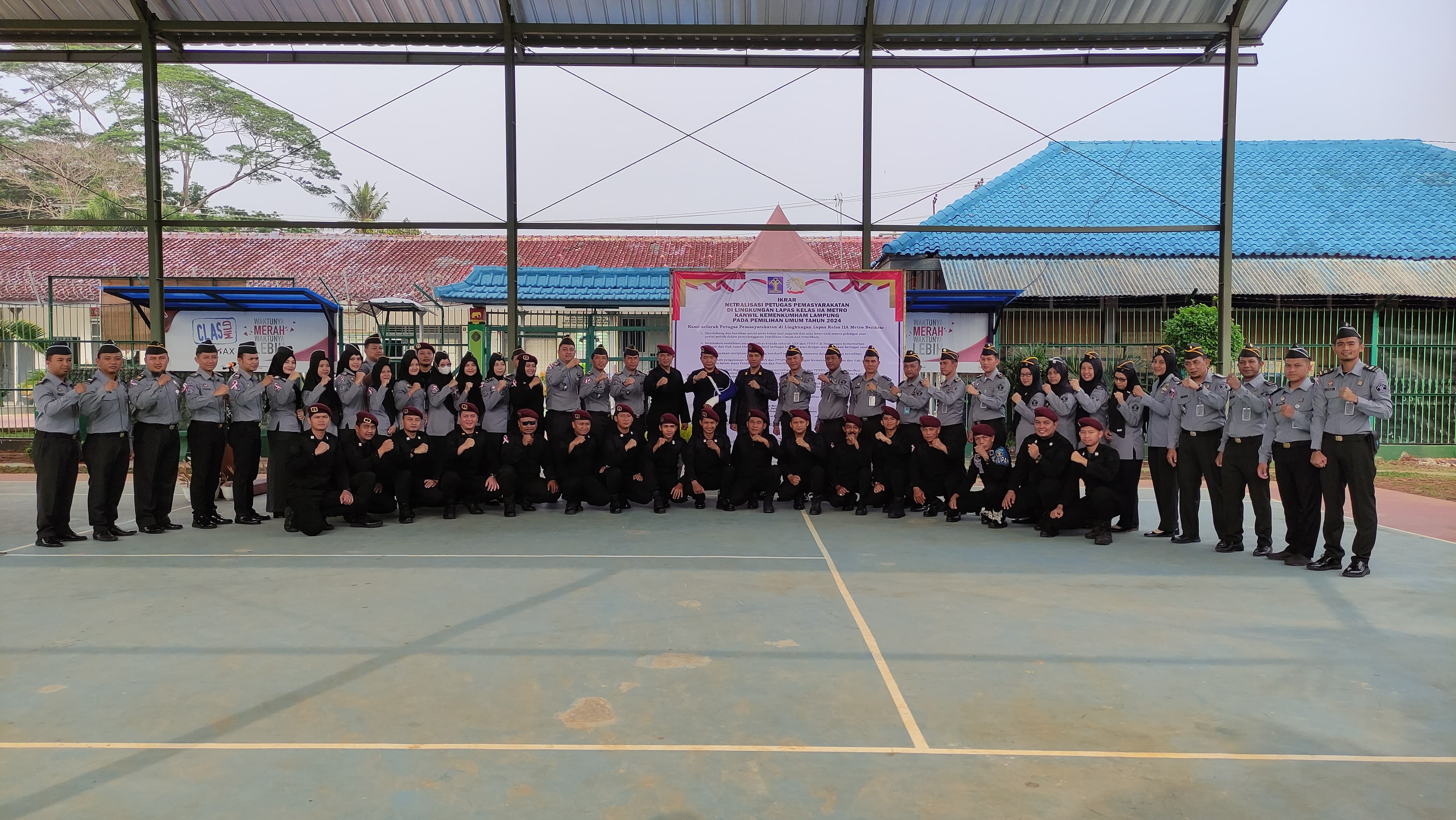 $rows[judul]