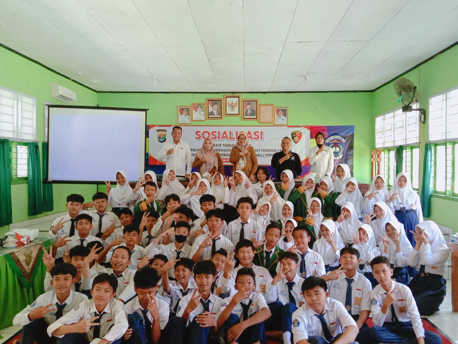 $rows[judul]