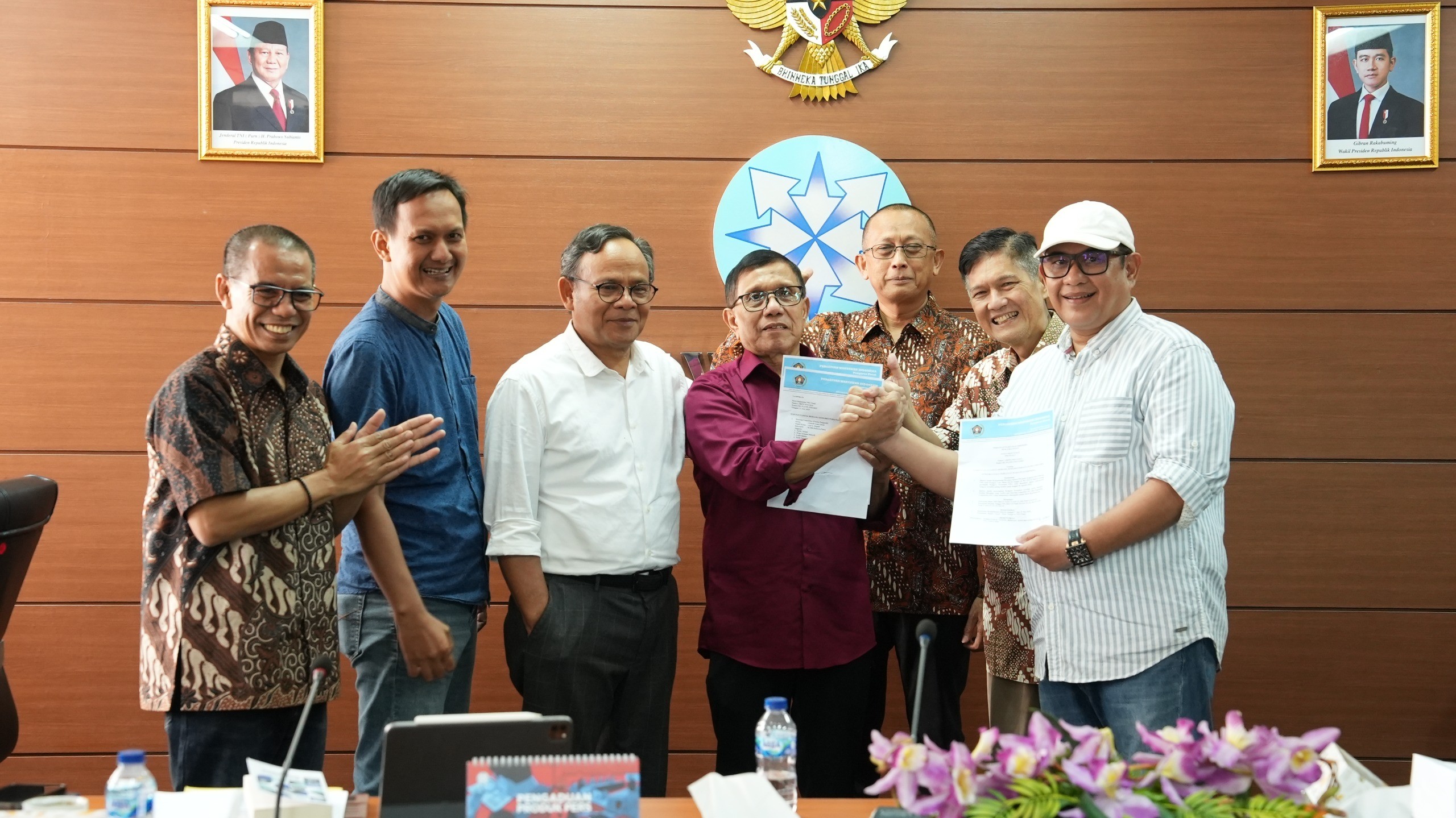 $rows[judul]