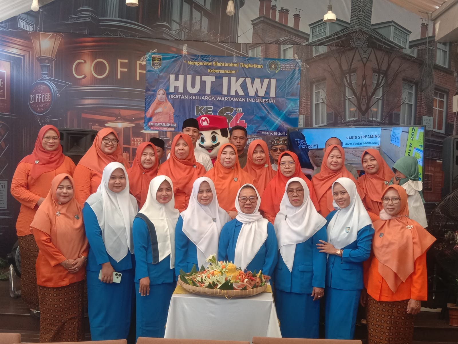 $rows[judul]