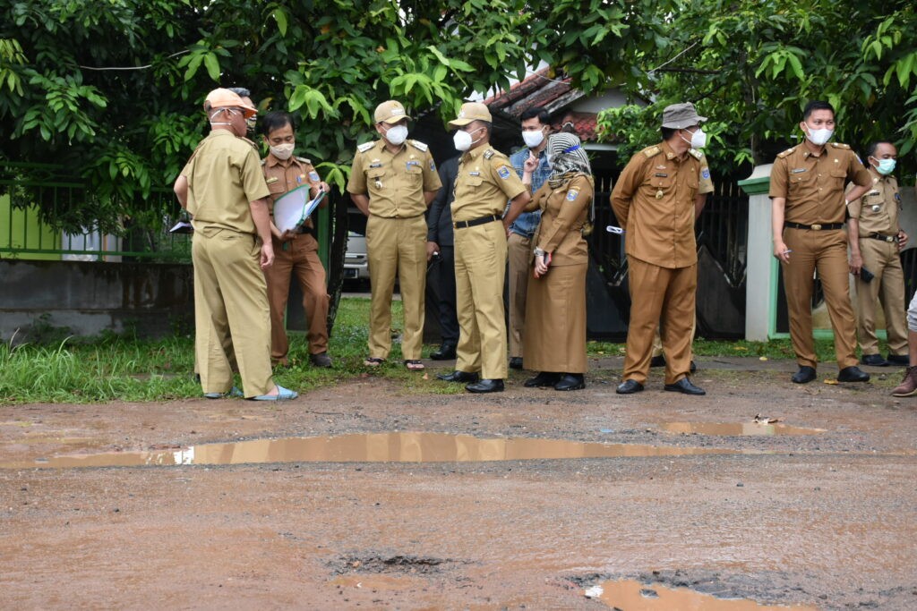 $rows[judul]